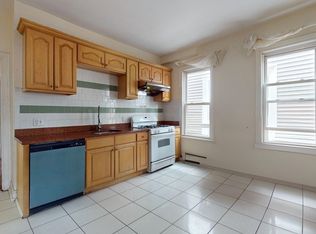 19 Newport St FLOOR 2, Dorchester, MA 02125
