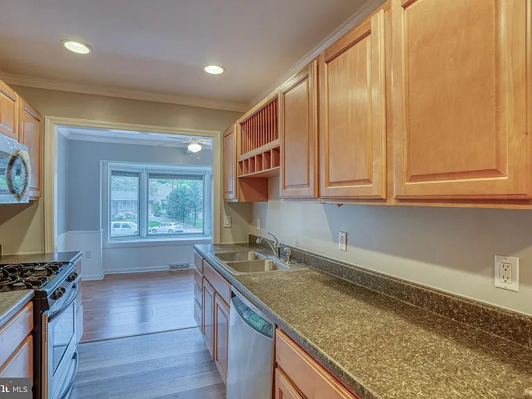 124 Hilldale Ct — Photo 27