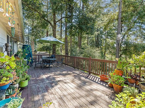 4th image of 566 Madrona Ave