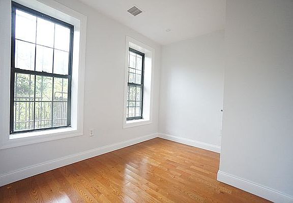 2nd image of 286 Cooper St APT 1R
