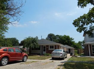 30693 Bayview Dr, Gibraltar, MI 48173