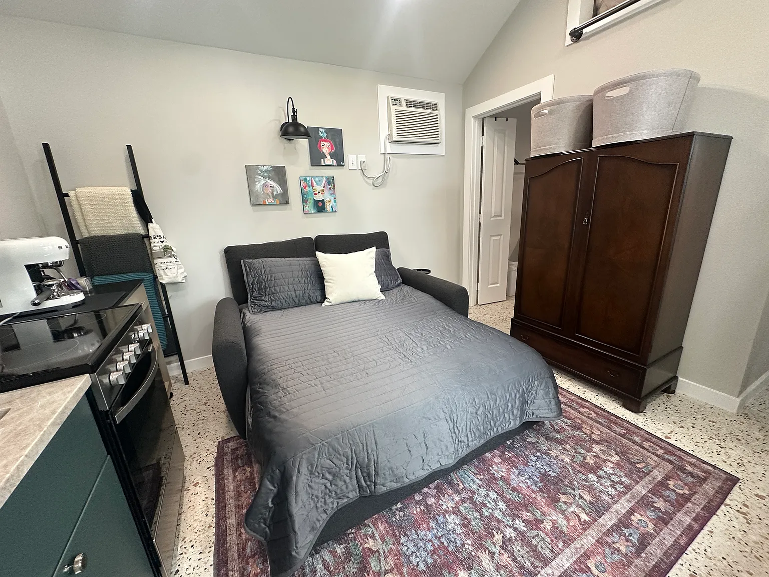 1 bed, 250 sqft, $2,000 — Photo 2