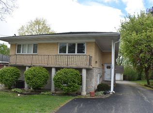 135 Appley Ave, Libertyville, IL 60048