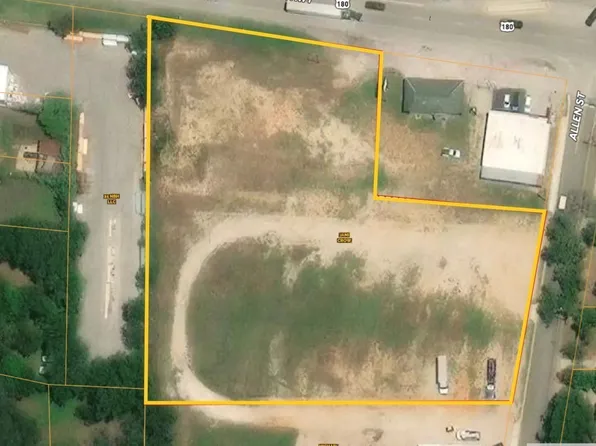 102 Allen St, Weatherford, TX 76086