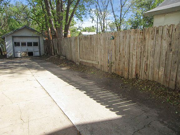 3rd image of 250 N Millwood St