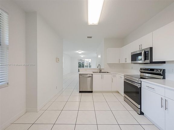 5th image of 2138 Ensenada Ter #2138