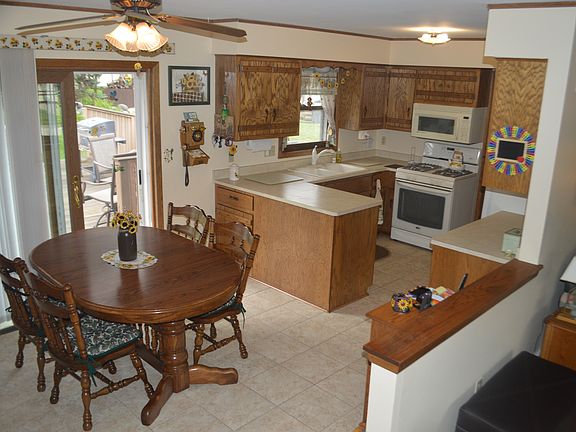 Sunny Kitchen & Dining Room