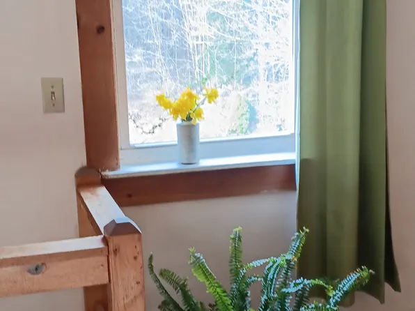 2080 North Rd, Mount Vernon, ME 04352