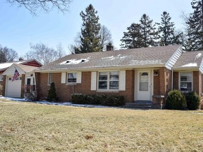 10229 W Sunset Ave, Wauwatosa, WI, 53222