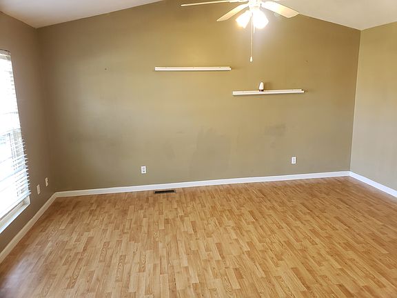 2nd image of 160 Sunrise Dr