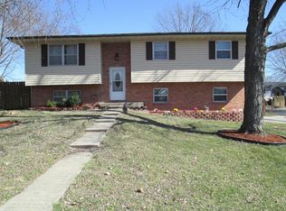 7200 N Moberly Dr, Columbia, MO 65202