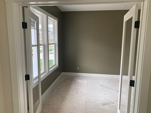 4th image of 7882 Woodhurst Dr NE