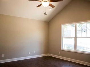 125 Tempura Dr, Oak Ridge, TN 37830