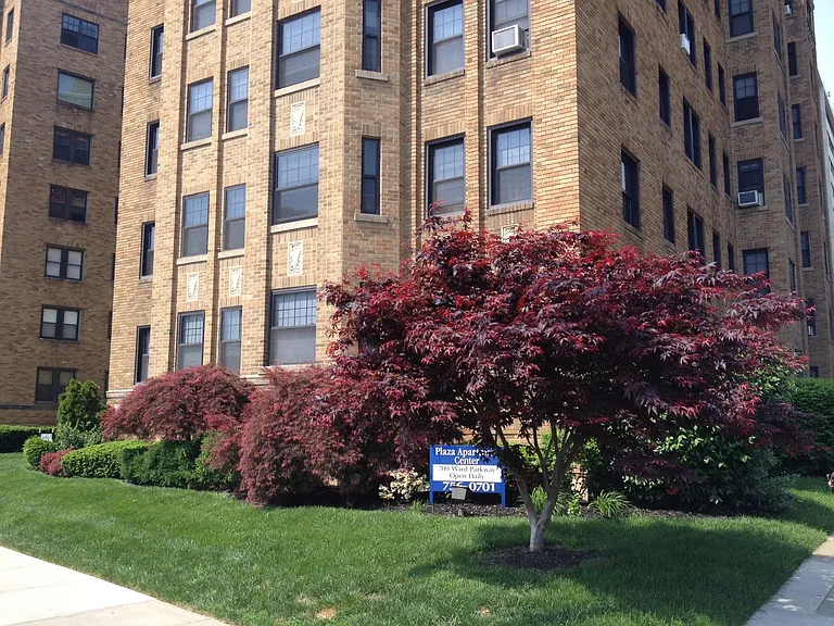 Longfellow Apartments — Photo 15