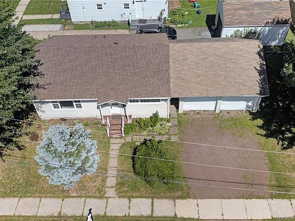 5th image of 89 Douglas Ave