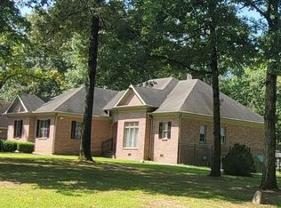 210 Forest Dr, Paris, TN 38242