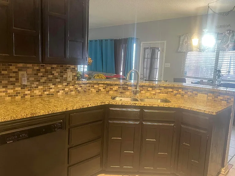 2324 Boardwalk Dr — Photo 4