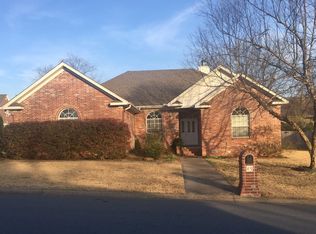 49 Ozark Dr, Maumelle, AR 72113
