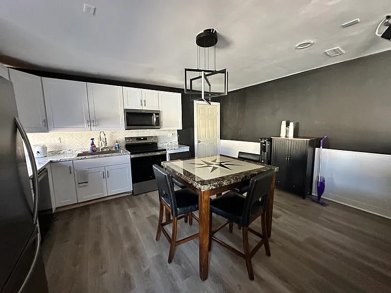 2705 Garnet Ave #2C — Photo 2
