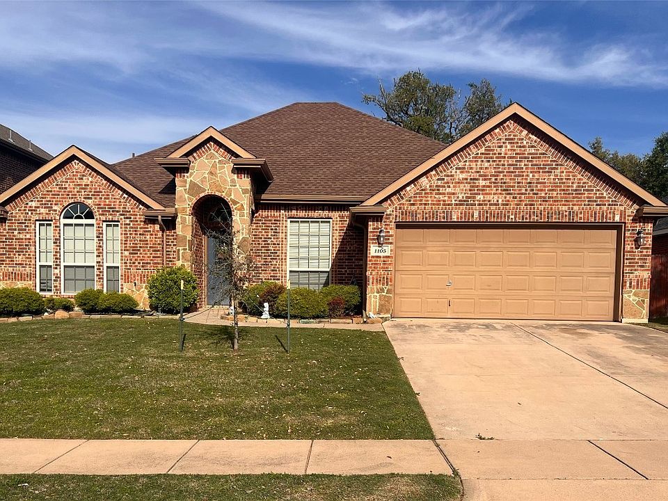 1st image of 1105 Hidden Lake Dr