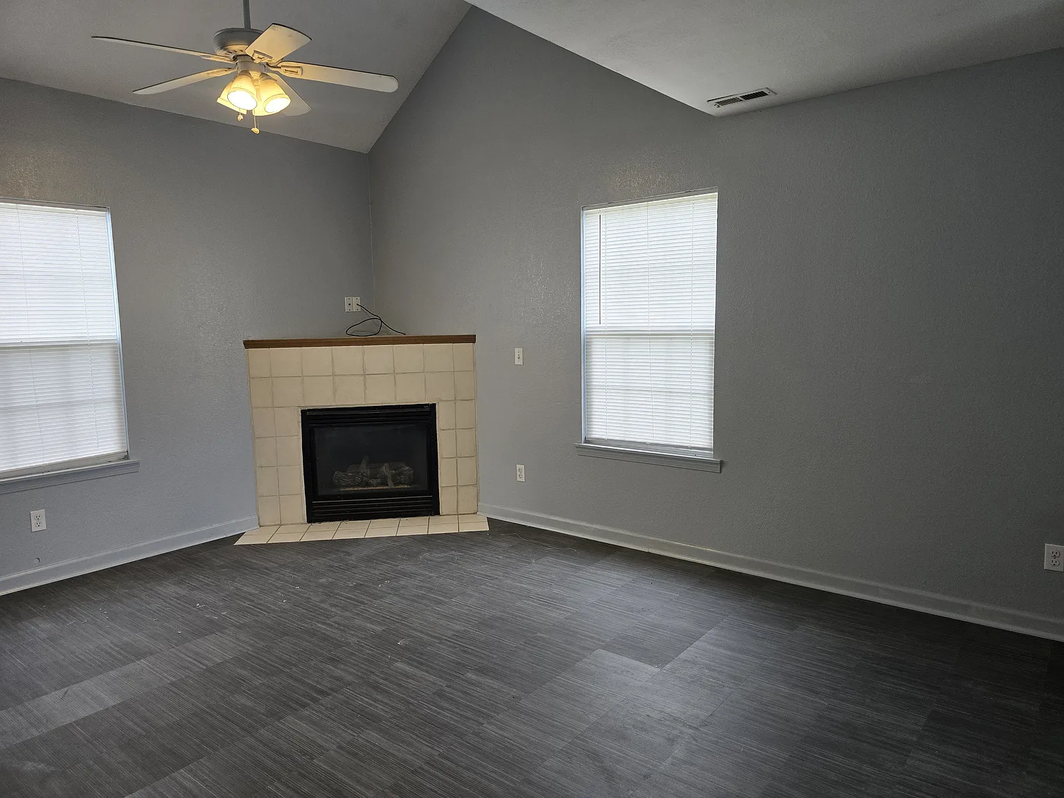 3 bed, 2.5 bath, 1364 sqft, $1,750 — Photo 4
