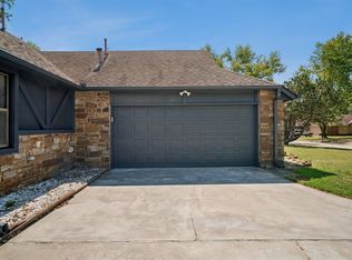 8027 S Irvington Ave, Tulsa, OK 74136
