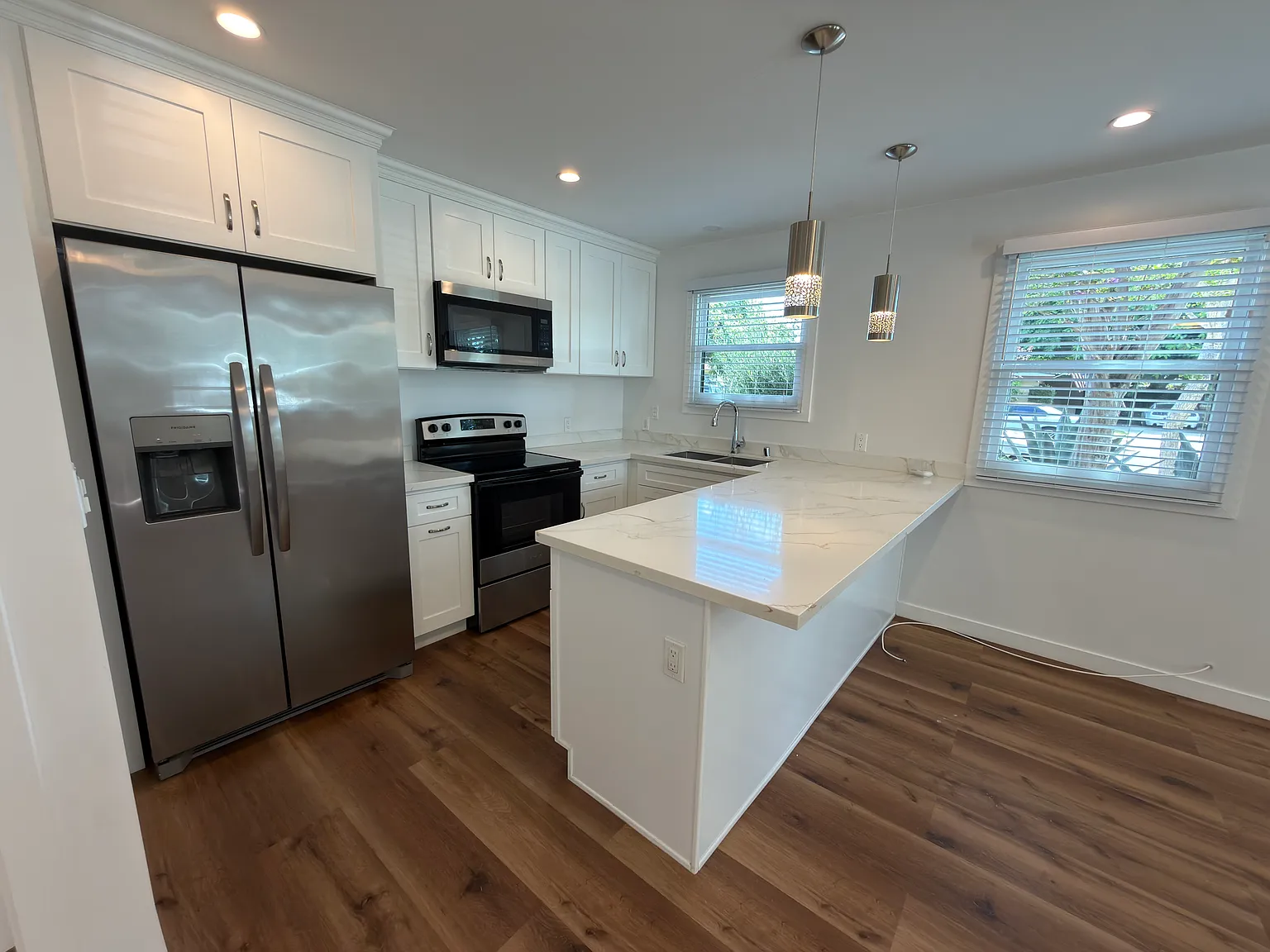 Studio, $2,175 — Photo 4