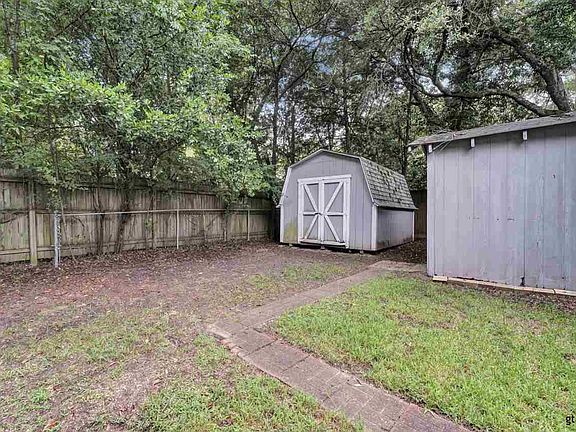 4th image of 908 W Duval St