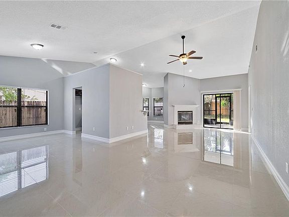 2nd image of 1472 Woodfield Oaks Dr