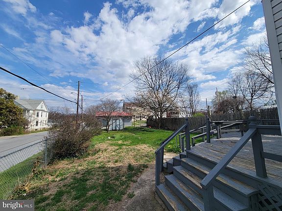 3rd image of 400 Ridge Ave