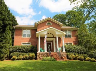 5532 Folkstone Rd, Pfafftown, NC 27040