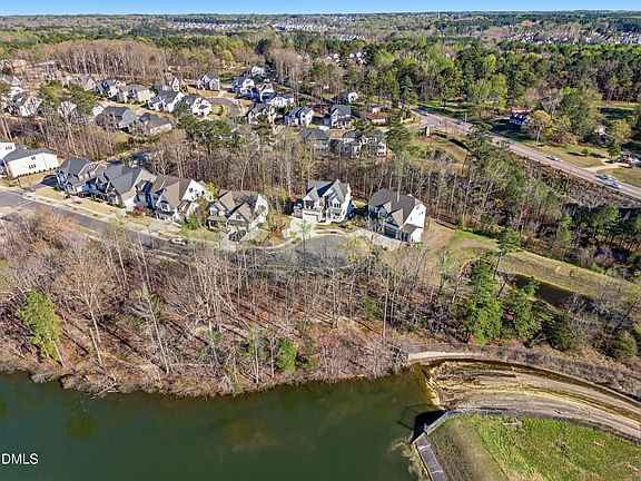 4th image of 1104 Touchstone Way