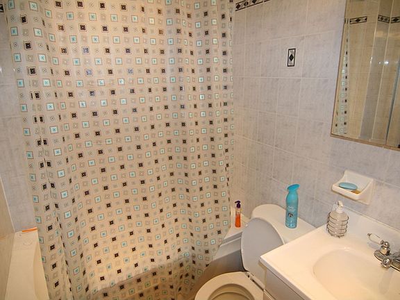 2 Havemeyer 3rd floor bath