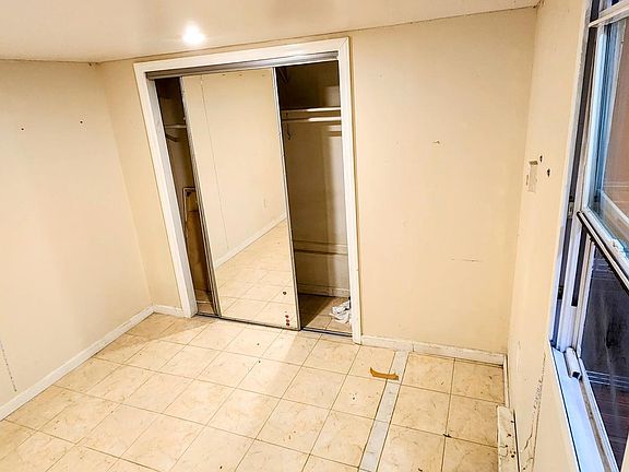 3rd image of 333 Whittier Ave Floor 1