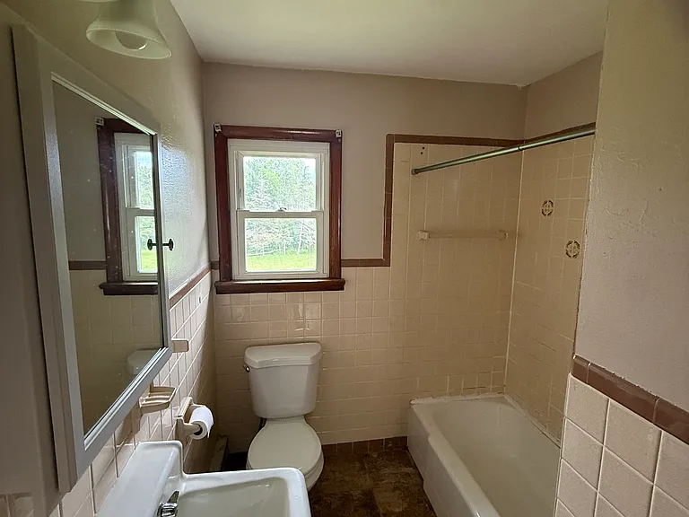 14 Norman Ln — Photo 8