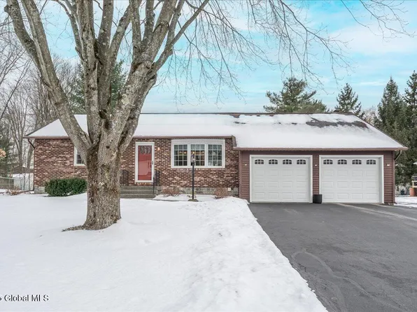811 Huntingdon Drive, Niskayuna, NY 12309