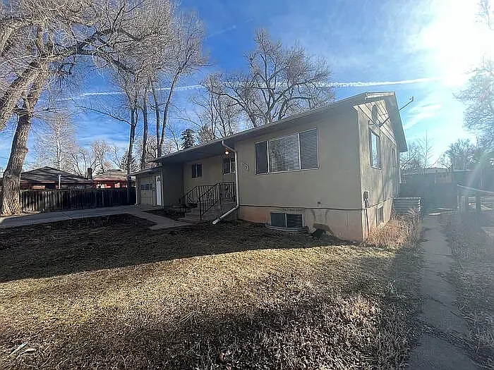 1712 Peterson St — Photo 2