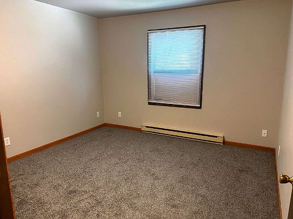 5th image of 736 E Beacon Ave #5