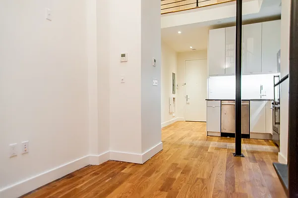 Rented by Nooklyn NYC LLC | media 103