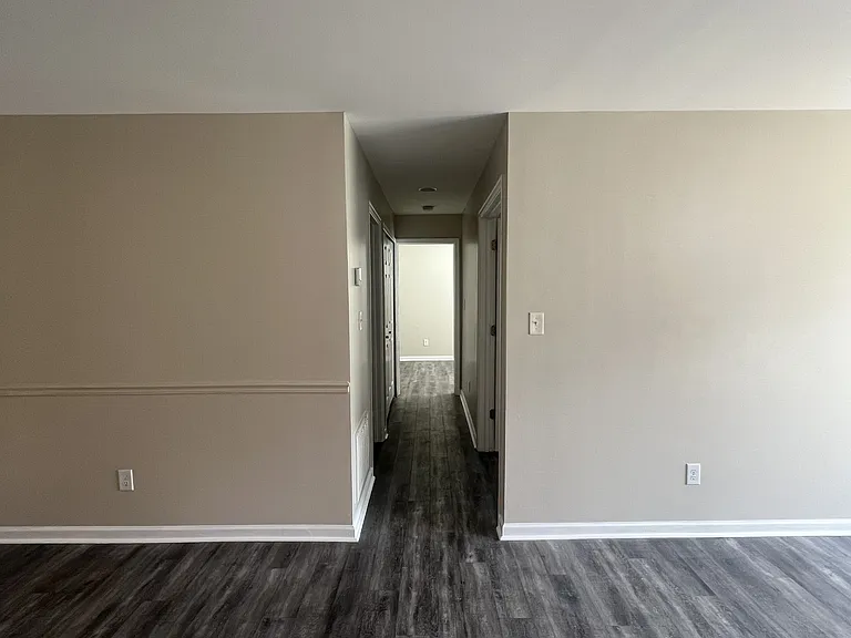 8020 Tremaine Ct #B-1 — Photo 3