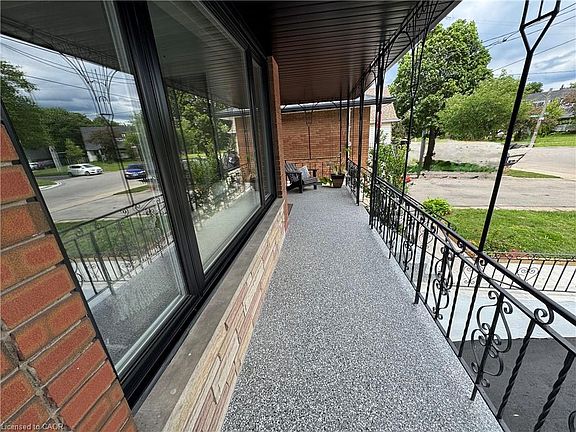 4th image of 101 Reid Ave N