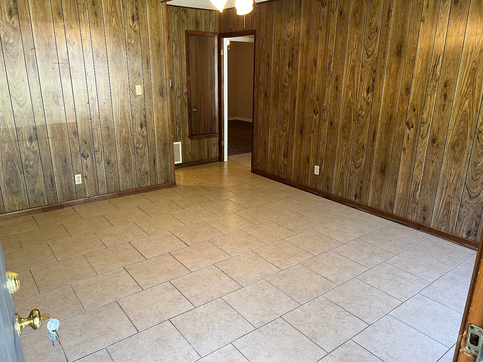 2 bed, 1.5 bath, 1068 sqft, $995 — Photo 3