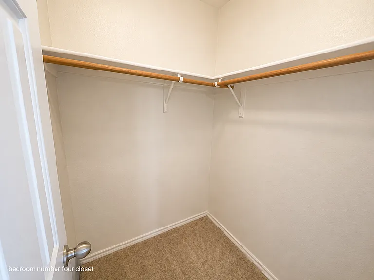 511 Travis Ranch Trl — Photo 32
