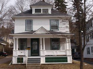 10 White St, Lewiston, ME 04240