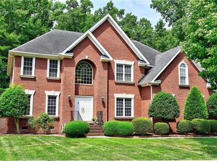 803 Thorngate Ct, Chesapeake, VA 23320