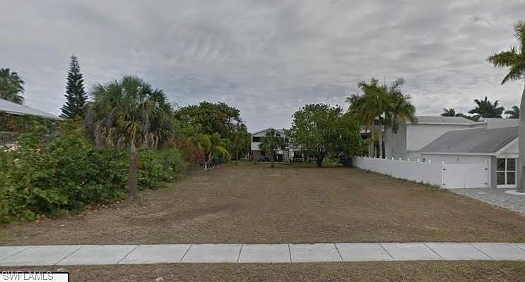 2nd image of 8141 Estero Blvd