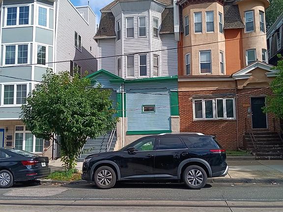 2nd image of 4827 Baltimore Ave