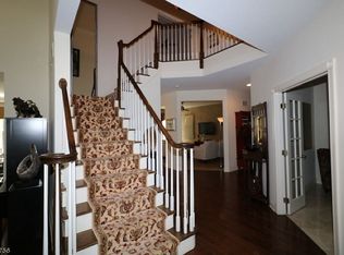 4 Mackenzie Ln N #802, Denville, NJ 07834