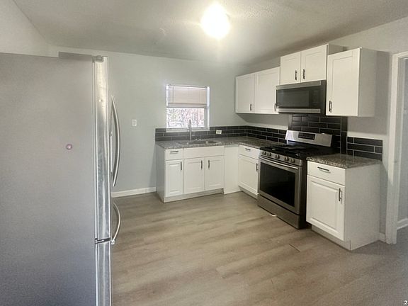 4th image of 1307 W Hermosa
