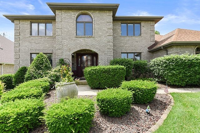 1st image of 13555 W Oakwood Ct